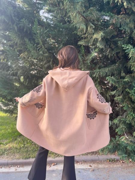 Camel Kapüşonlu Etnik Desen Kaşe